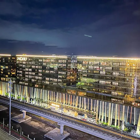 Lovely Penthouse Across City Of Dreams, Airport
