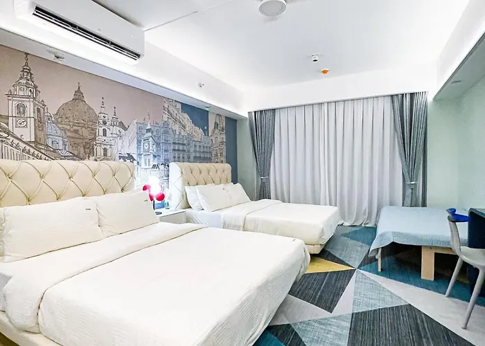 Lovely Penthouse Across Of Dreams, Airport Apartment