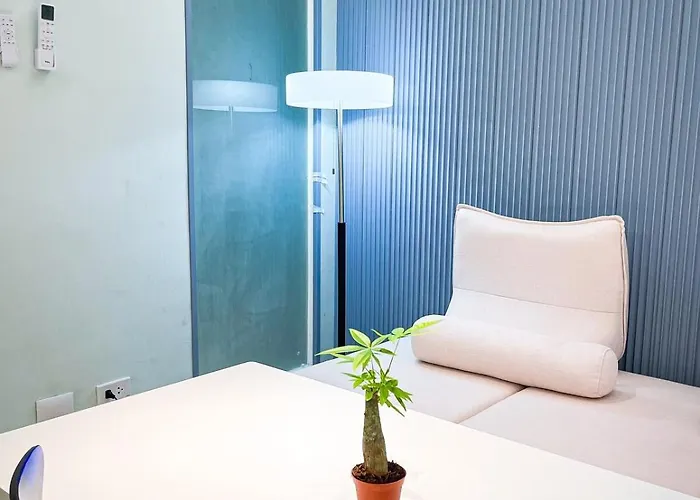 Apartment Lovely Penthouse Across Of Dreams, Airport