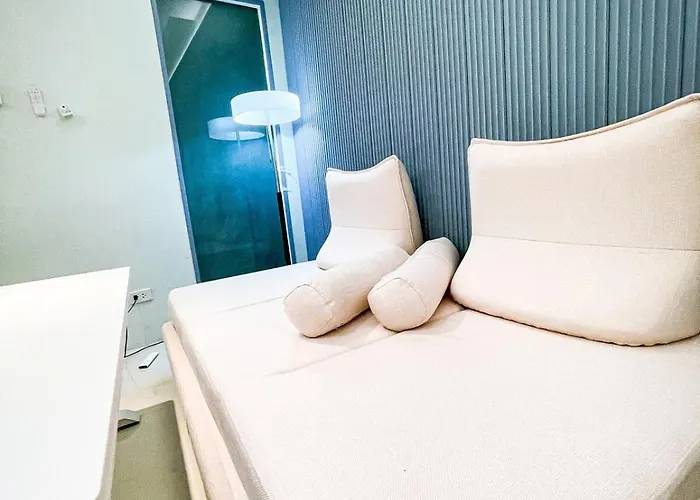 Apartment Lovely Penthouse Across Of Dreams, Airport Manila